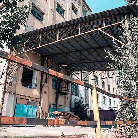 Mlyn 公寓式酒店 2*